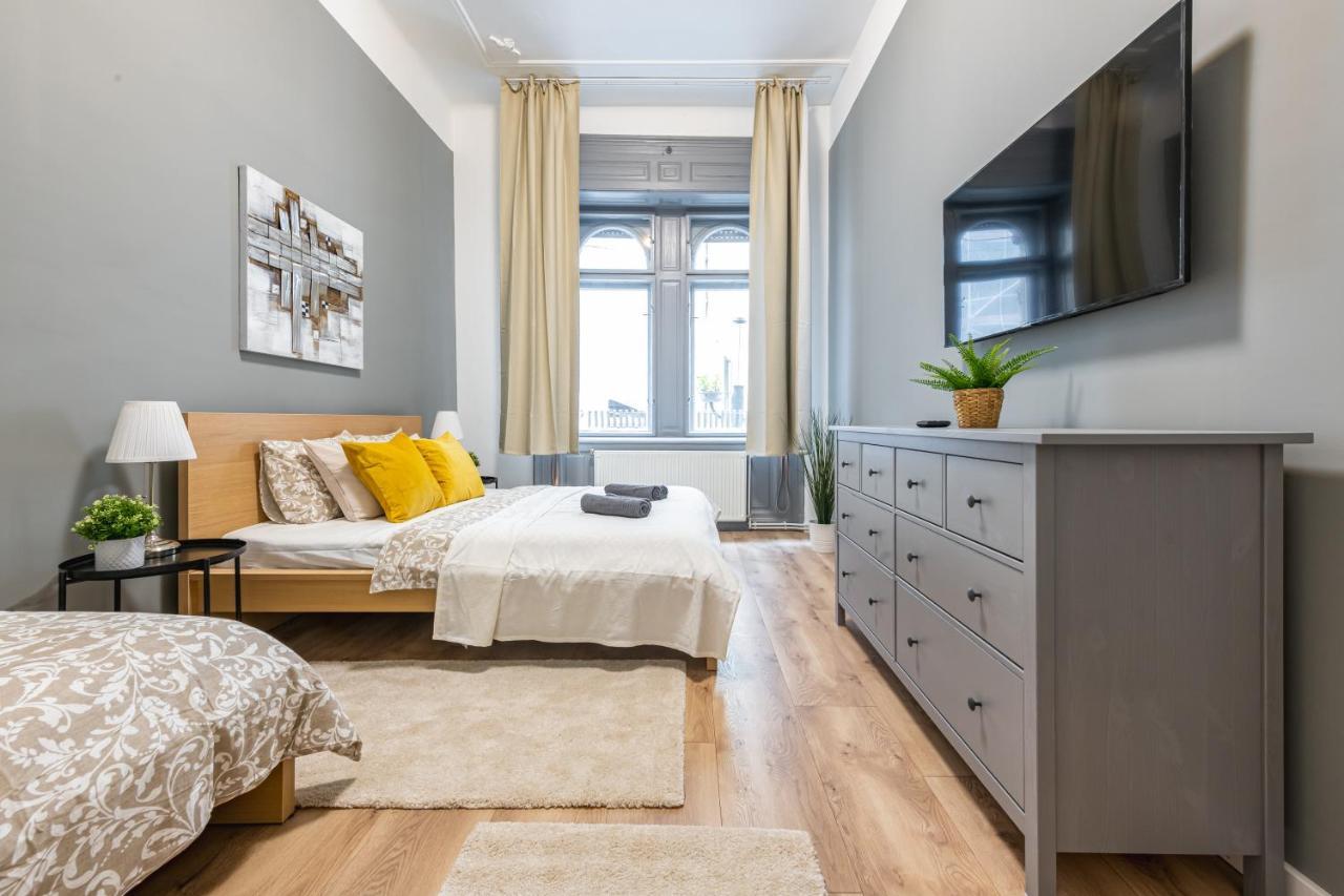 Deluxe Kazincy Apartment In The Heart Of Budapest Ngoại thất bức ảnh